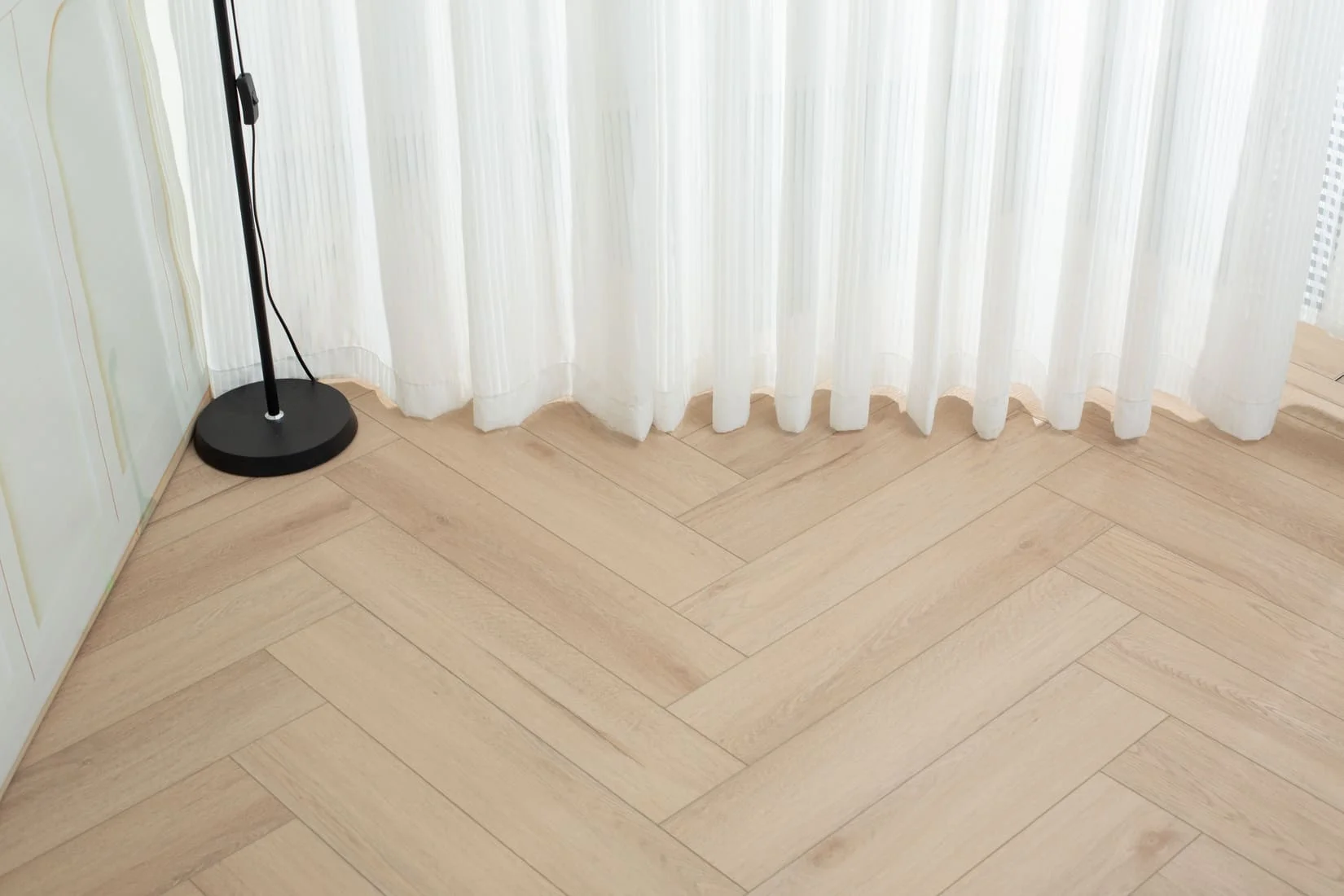 Плитка SPC "OneFloor" 3032 А,В  ЁЛКА (640*128*4 мм) — купить в Великом Новгороде