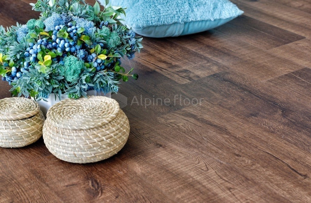 Замковая ПВХ плитка "Alpine Floor" Дуб Мокка Синхронное тиснение  (1220*183*6мм) — купить в Великом Новгороде