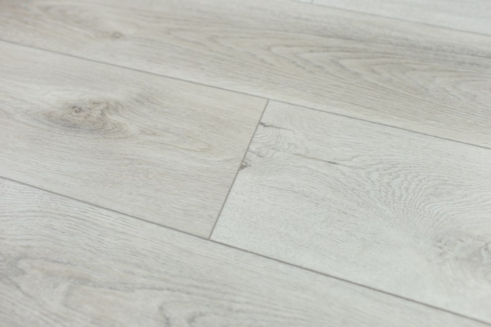 Замковая ПВХ плитка "Art Tile" Дуб Эдинбург (1200*183*6 мм) — купить в Великом Новгороде