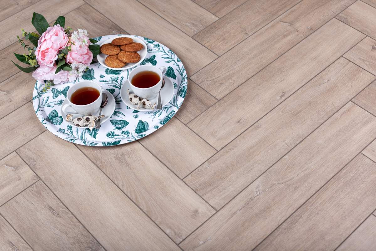 Замковая ПВХ плитка "Aberhof" Carmelita 0532 (615*123*5 мм) — купить в Великом Новгороде