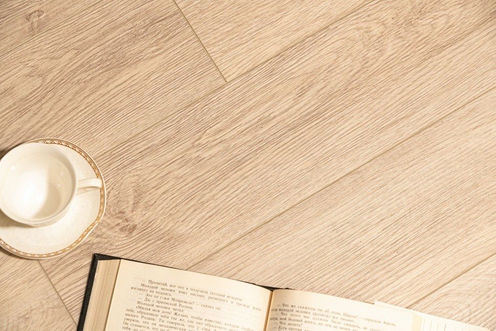 Виниловый ламинат "Bonkeel" Style Дуб Гарднер (1200*125*4 мм) — купить в Великом Новгороде