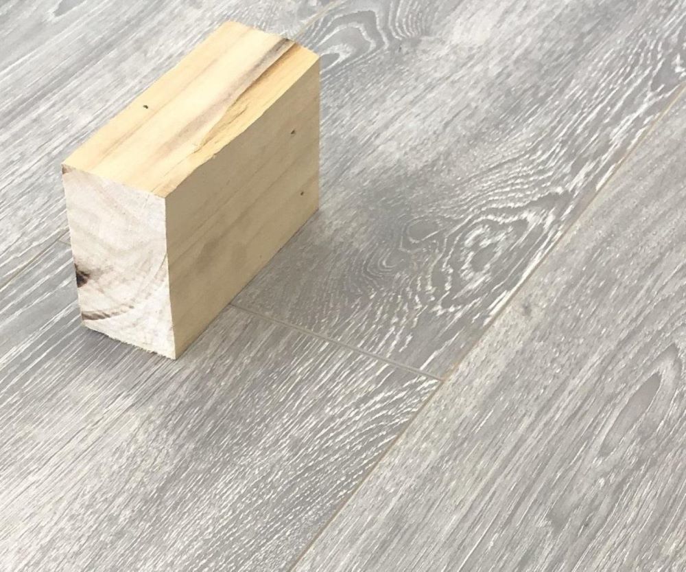 Ламинат "SunFloor" 8/32 4V Дуб Гвинея 34 (1380*193*8 мм) — купить в Великом Новгороде