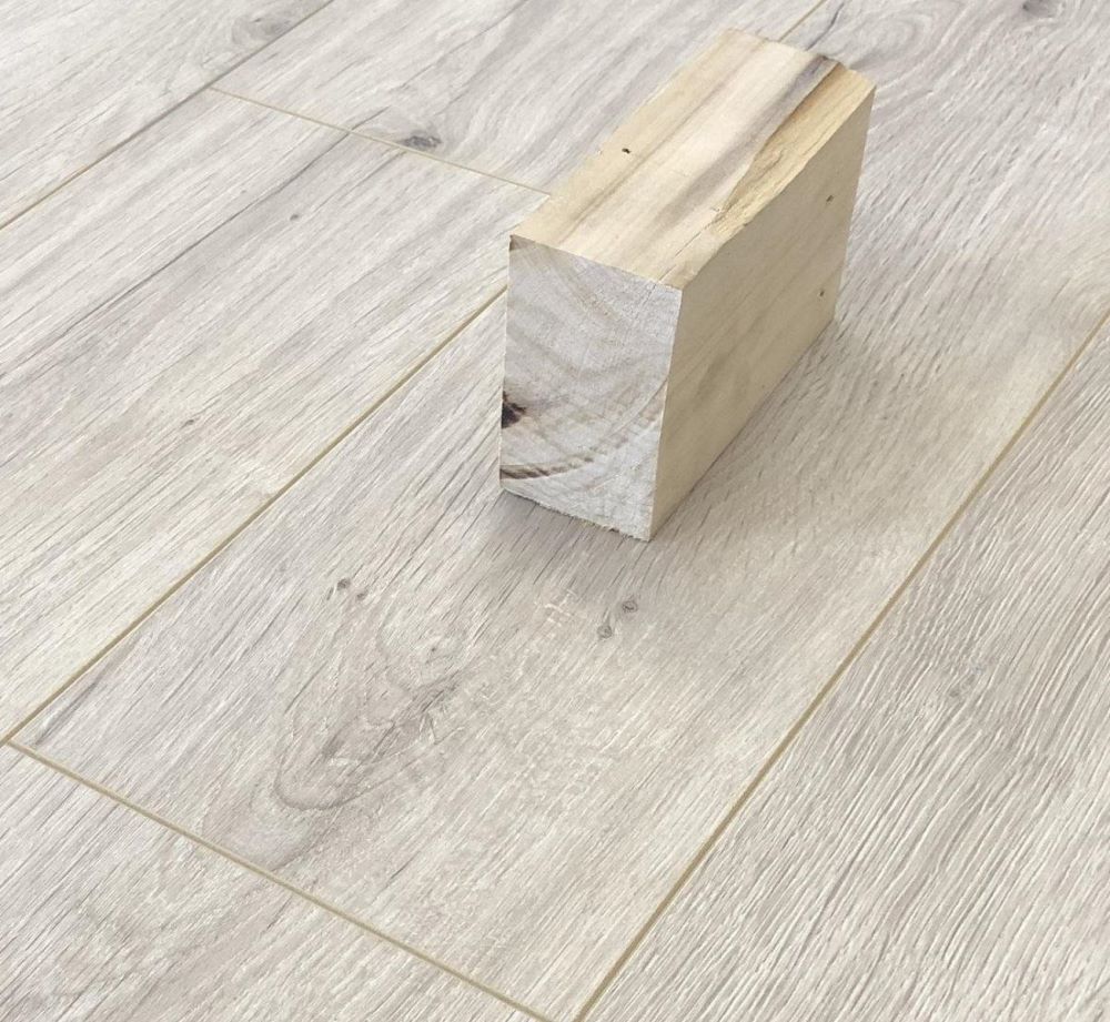 Ламинат "SunFloor" 8/33 4NV Дуб Эри 55 (1380*159*8 мм) — купить в Великом Новгороде