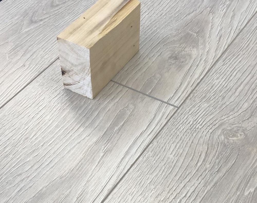 Ламинат "SunFloor" 8/32 4V Дуб Лайн 37 (1380*193*8 мм) — купить в Великом Новгороде