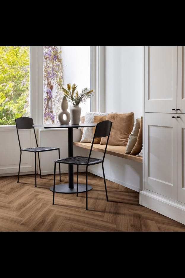 Замковая ПВХ плитка Classic Oak 24844 (630*126*6 мм) — купить в Великом Новгороде