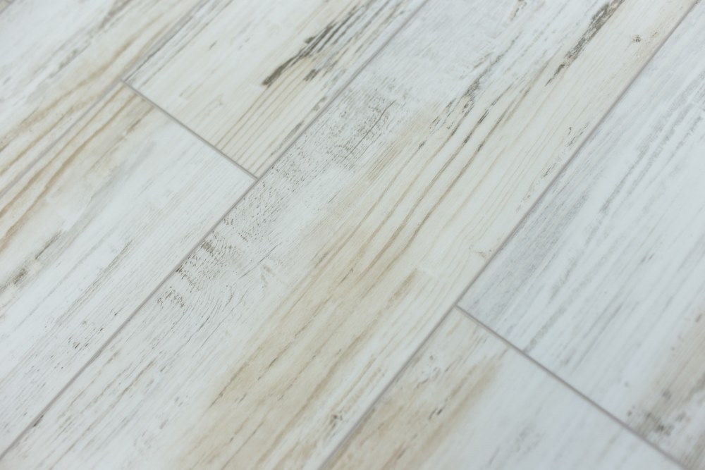 Замковая ПВХ плитка "Art Tile" Берёза Прованс (1220*152*5 мм) — купить в Великом Новгороде